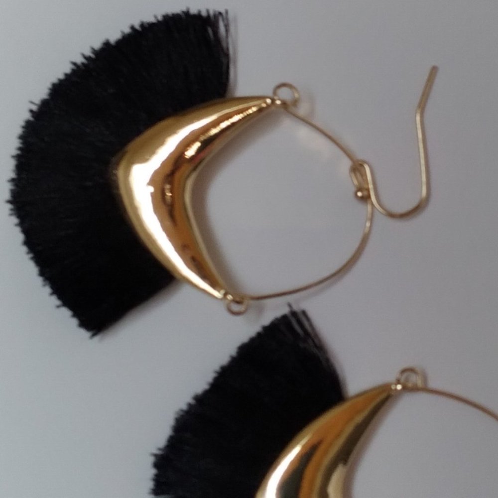 NWT | $15 | Gold Hoop Fringe Earrings